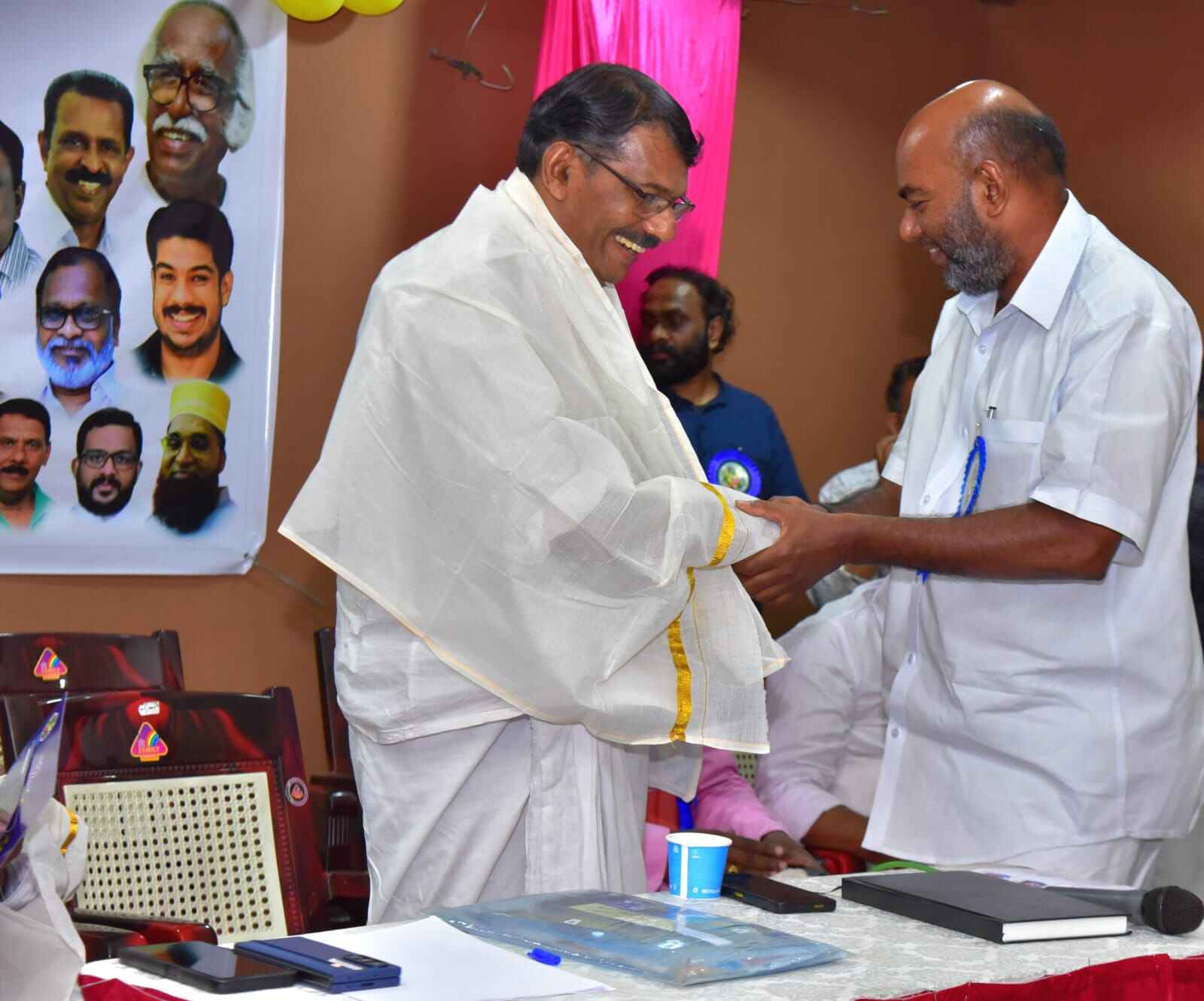 വസ്ത്ര പിന്തുണ, സംഭാവനകളിലൂടെയോ ക്ഷേമ പരിപാടികളിലൂടെയോ ആവശ്യമുള്ളവർക്ക് ആവശ്യമായ വസ്ത്രങ്ങൾ നൽകുന്നു.